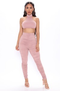 09-14-20Studio2_RM_ON_14-20-20_41_8082SET_Mauve_8677_RA_1414x2121.jpg