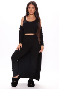 09-18-20Studio2_MS_SD_14-08-48_43_SW280_Black_2471_EH_1414x2121.jpg