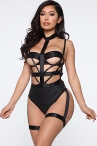 09-23-19_Studio_2_MA_KY_09-40-58_1_5111115_Black_26502_WG_1414x2121.jpg