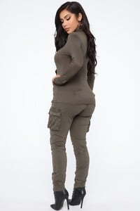 09-24-19_Studio_2_MA_KY_14-16-48_31_T10073_Olive_28406_WG_1414x2121.jpg