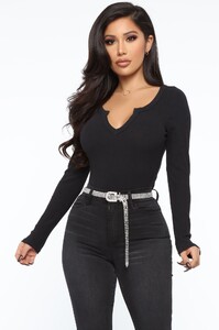 10-01-19_Studio_2_MA_LE_14-53-12_47_P2912_Black_P_34832_CROP_WG_1414x2121.jpg