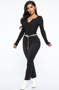 10-01-19_Studio_2_MA_LE_14-53-21_47_P2912_Black_P_34833_WG_1414x2121.jpg