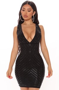 10-12-20Studio2_CE_SD_11-55-37_14_BDS70116_BlackBlack_1535_JK_1414x2121.jpg