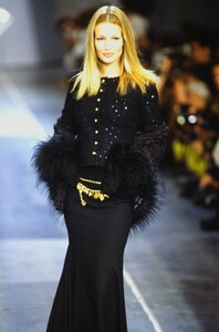 1030199786_ChanelFall1993(3).thumb.jpg.ad198658d3669b108c218ba731070c72.jpg