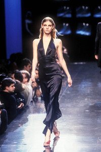 1066059346_VersusbyDonatella1997WomenRTW71.thumb.jpg.1825d0998138d012f6f247f3a80f2dfd.jpg