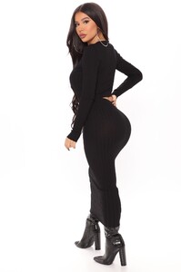 11-03-20Studio2_RT_SD_15-07-19_40_22298_Black_1747_RA_1414x2121.jpg