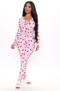 11-05-20Studio2_MS_SD_11-18-00_1_1OPWHITEHEARTS_RedWhite_2_KL_1414x2121.jpg
