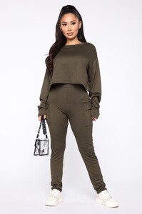 11-15-19_Studio_2_MA_LE_10-54-33_21_ST2267_Olive_P_0278_RA_1414x2121.jpg