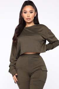 11-15-19_Studio_2_MA_LE_10-55-15_21_ST2267_Olive_P_0294_RA_1414x2121.jpg