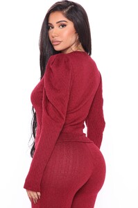 11-16-20Studio2_JP_SD_15-01-33_47_HMST0052_Burgundy_0445_EH_1414x2121.jpg