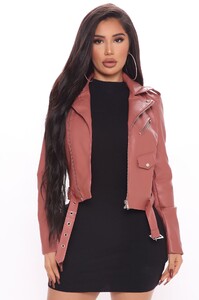 11-18-20Studio2_MS_SD_11-40-39_18_8654JH_Camel_1286_JK_1414x2121.jpg