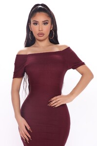 11-19-20Studio2_RT_SD_13-58-45_38_HMD10203_Burgundy_2160_NT_1414x2121.jpg