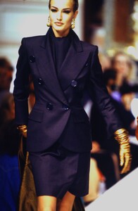 1105360340_christian-dior-hc-fw-1991(2).thumb.jpg.e5fccad088d4e6b9bf6bdbed47931f83.jpg