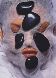 1158601026_Klein_Penn_US_Vogue_January_2002_04.thumb.jpg.86428cef5e804a2f8d4593d1acb9626d.jpg