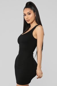 12-05-18_Studio_2_10-42-23_T7122_Black_0456_JD_JF_1414x2121.jpg