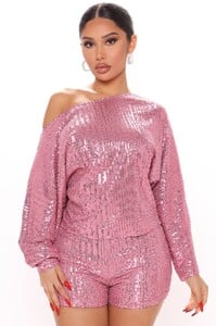 12-07-20Studio2_CE_RL_12-07-33_25_IST2941_HotPink_11766_JK_1414x2121.jpg
