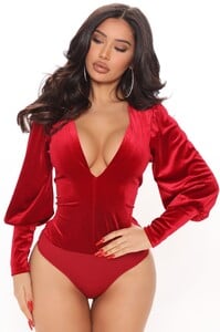 12-09-20Studio2_DM_SD_10-48-54_6_TA725_Red_12402_WG_1414x2121.jpg
