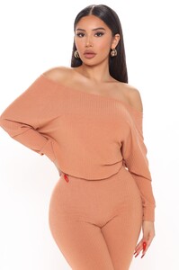 12-10-20Studio2_RM_SD_13-37-30_46_R10436JCCE_Mocha_13576_EH_1414x2121.jpg