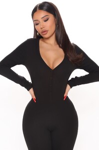12-10-20Studio2_RM_SD_13-54-58_52_NJ10158N_Black_13651_WG_1414x2121.jpg