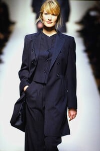 1205314278_jil-sander-fw-1993(2).thumb.jpg.9ed318661bb65f1cec0e9b8a03a147bd.jpg