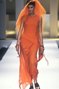 1345270364_ClaudeMontana1994WomenRTW125.thumb.jpg.2110b65283171b41f284c5ae200d3f44.jpg