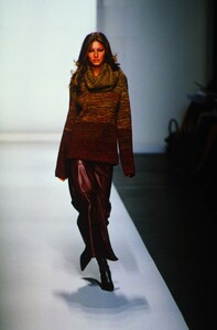 1368819675_oscar-de-la-renta-fall-2000(5).thumb.jpg.737cbf6367129f784f9c0c302ad0a3ff.jpg