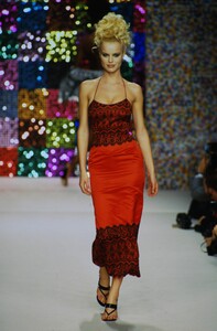 139500826_todd-oldham-ss-1996(9).thumb.jpg.f3e77a7ce1172659d6f9d5dba616d4ed.jpg