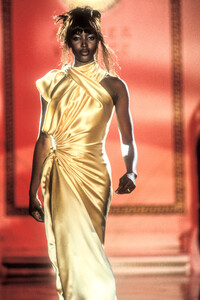 141504537_GianniVersace1994HauteCouture20.thumb.jpg.b3abf66f8737b0432d24ba1e9a069a22.jpg