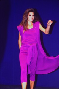 1458776779_kenzo-ss-1986(1).thumb.jpg.e8bf1f6bf4f574b91ffe0ee49e892e7e.jpg