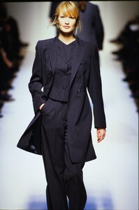 1713096045_jil-sander-fw-1993(7).thumb.jpg.18bbf551cb3ea241cb466b38b0e6e918.jpg