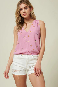 Lainie Floral Top - Begonia _ O'Neill.jpg