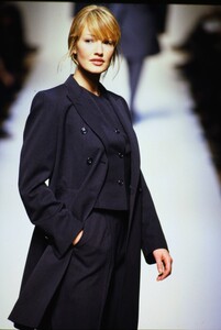 1746347040_jil-sander-fw-1993(1).thumb.jpg.7a0d8c35243a9e3e17ff8d70b80b1f53.jpg