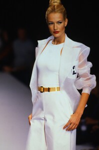 2075931098_herve-leger-ss-1997(8).thumb.jpg.c71a40d2472a5fb20148baf3b489170f.jpg