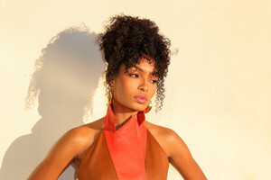 Yara+Shahidi+Actress+Yara+Shahidi+BTS+Photo+34_8zx8E_CTl.jpg