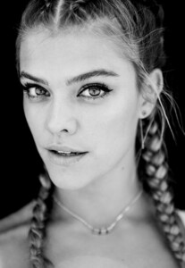 Nina-Agdal-Hailey-Clauson-Sports-Illustrateds-‘Summer-of-Swim-Aug-2016-Behind-the-Scenes-Ben-Watts-22-1415x2048.jpg