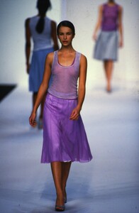 730721351_marc-jacobs-ss-1998(1).thumb.jpg.6c920d6ae8db85aacea94d3d1ca4298a.jpg