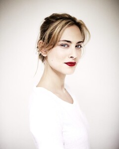 740full-nora-arnezeder.jpg