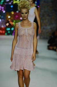 750270269_todd-oldham-ss-1996(13).thumb.jpg.73e788b410fc3fdb0a340d030ac2c83e.jpg