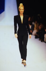 769788493_herve-leger-ss-1997(1).thumb.jpg.a190b89b6876b7d66f9688f36221b780.jpg