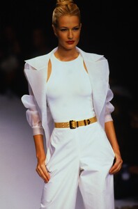 918270290_herve-leger-ss-1997(10).thumb.jpg.55b796cbc18d06ab4ab1795ae27912c3.jpg