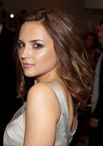 92276_0182_Rachael_Leigh_Cook02_122_764lo.jpg