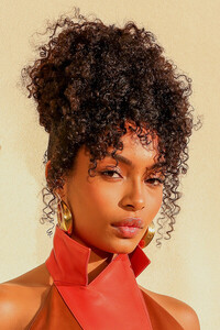 Yara+Shahidi+Actress+Yara+Shahidi+BTS+Photo+7zt-5XO2ZlVl.jpg