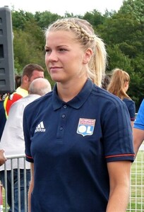 Ada_Hegerberg_2017_cropped.jpg