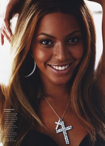 BK_Testino_US_Vogue_August_2003_02.thumb.jpg.7e618617e276711c5e1b55760e3800e1.jpg