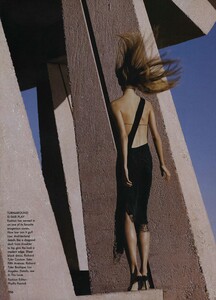 Back_Flash_Ritts_US_Vogue_April_1999_01.thumb.jpg.73a3f9a9d4c49edb3239ef5599bd9b93.jpg