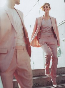 Boy_Testino_US_Vogue_February_2001_04.thumb.jpg.0e6cb4453c41fb6f90a26d6c9c35dd89.jpg