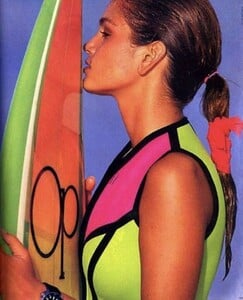 Cindy-Crawford-Kissing-A-Surfboard.jpg