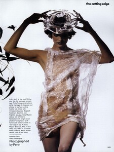 Cutting_Penn_US_Vogue_January_1992_03.thumb.jpg.9da4ab5e8ff483afdb0d3154647eced2.jpg