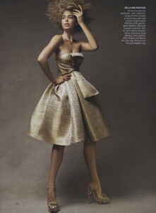 Demarchelier_US_Vogue_December_2007_03.thumb.jpg.d6e15c7db778a58e8681955cf3fe1570.jpg