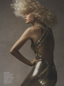 Demarchelier_US_Vogue_December_2007_10.thumb.jpg.ed2c558e0bb36416040cc57c8b26015c.jpg